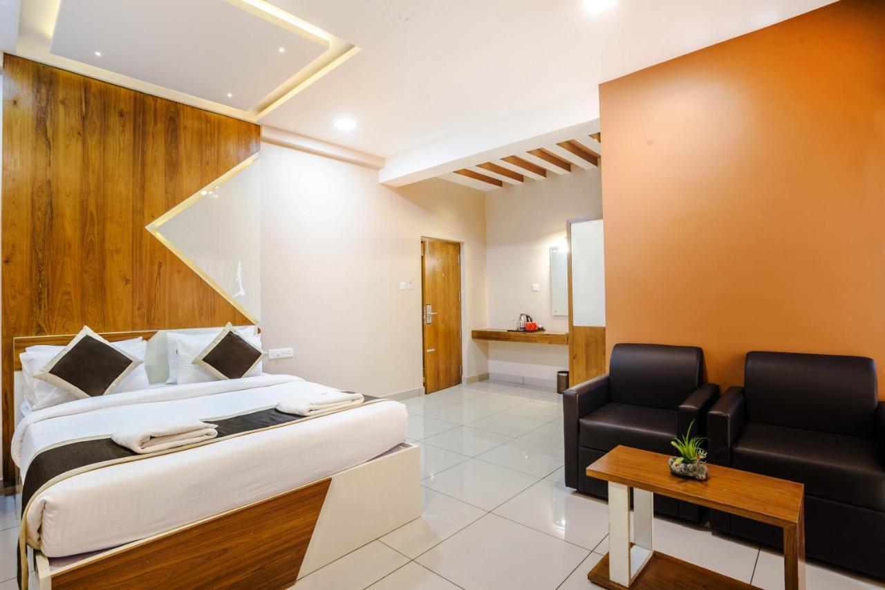 Nextel Inn, Calicut Extérieur photo