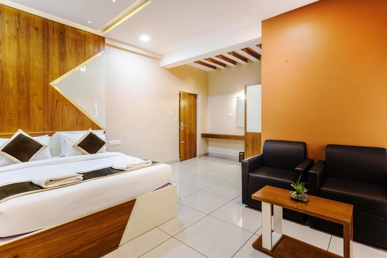 Nextel Inn, Calicut Extérieur photo